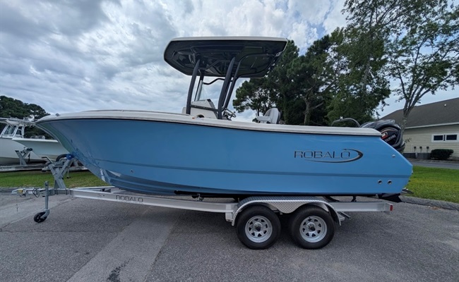 2026 Robalo R232 Explorer Atlas Blue